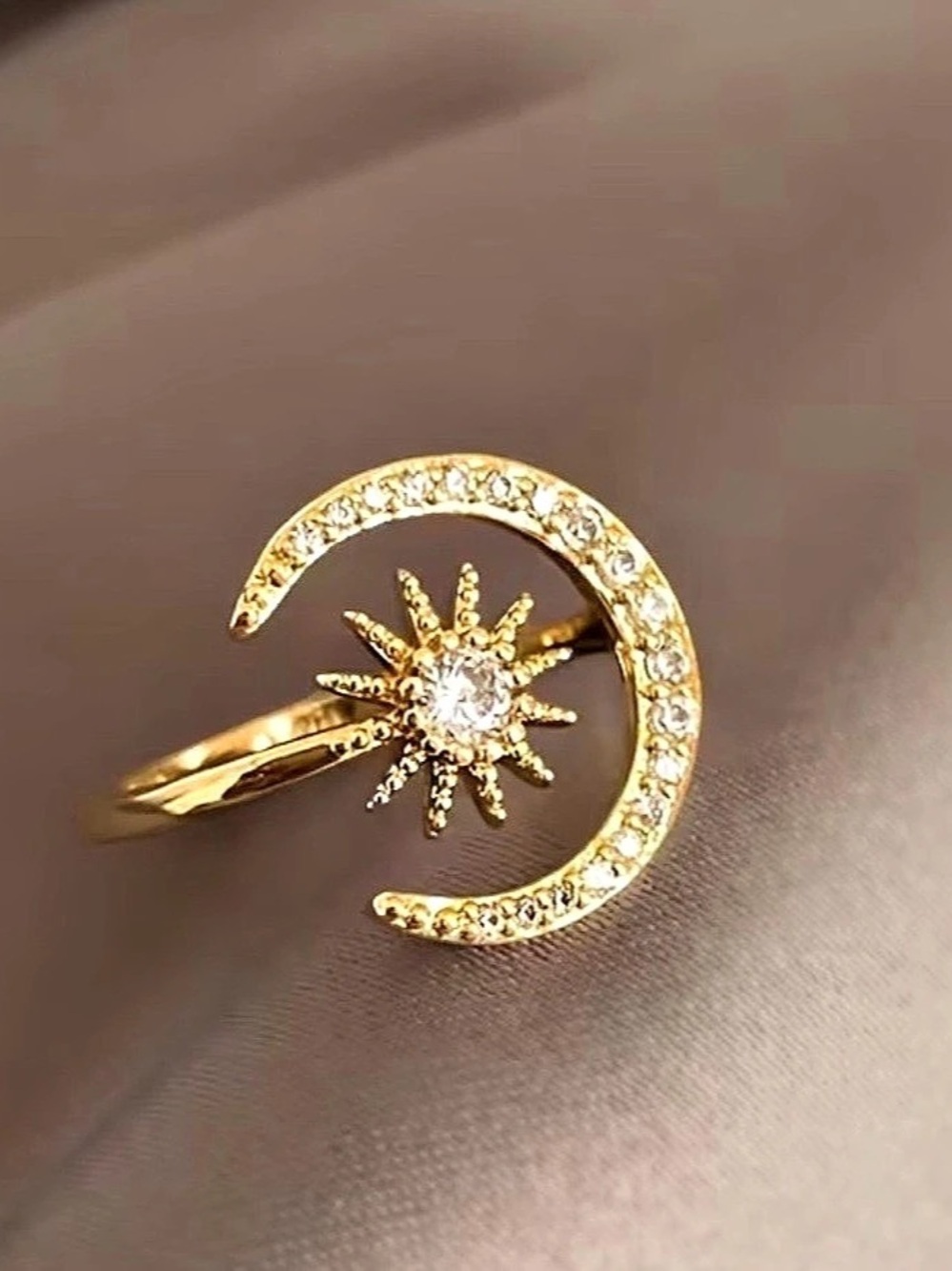 Celestial Crescent Star Ring in Gold Like New